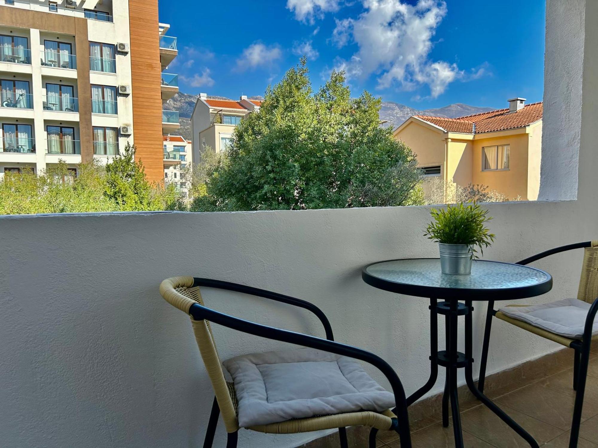 Apartments Mitende Budva Exterior photo