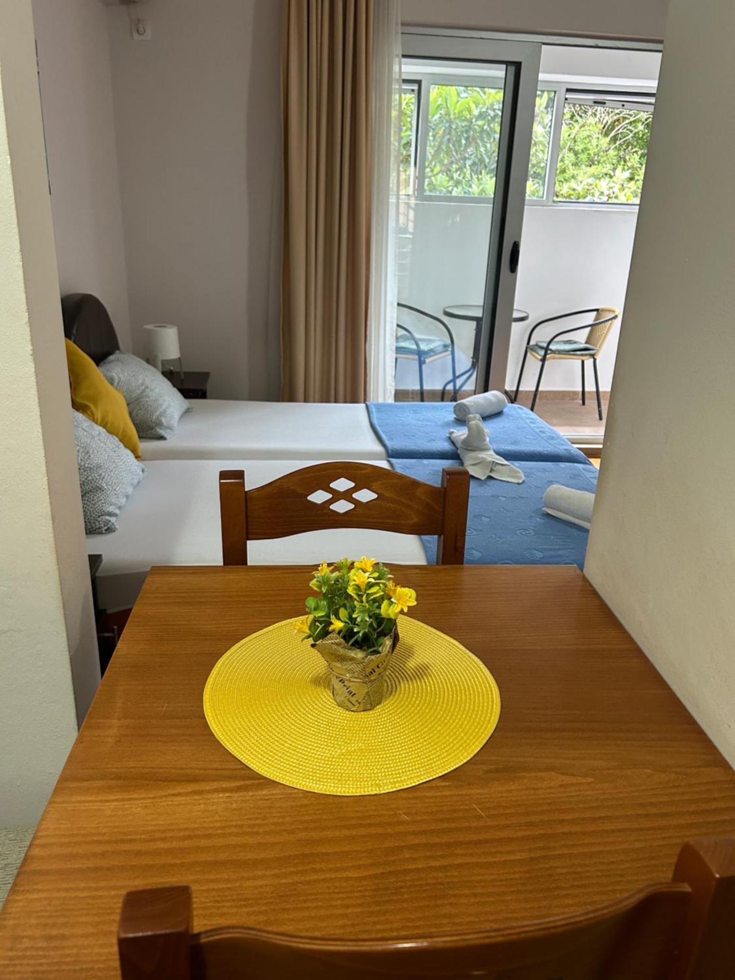 Apartments Mitende Budva Exterior photo
